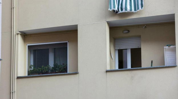 Neonato trovato in un secchio sul balcone: l’esito dell’autopsia