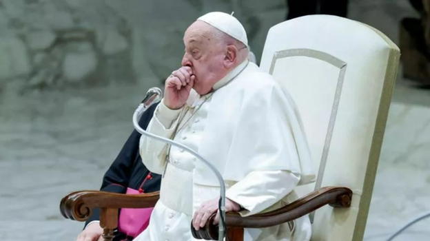 La rinuncia di Papa Francesco: "Scusate ma ho un forte..