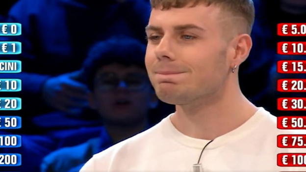 "Ha mentito a tutti" Affari tuoi nel caos, l’allarme degli utenti dopo la scoperta su Giovanni
