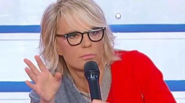 Uomini e Donne, escono all’improvviso insieme dal programma