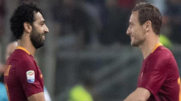 Retroscena Totti e Salah: "Li ho trovati nudi in doccia a pal…"