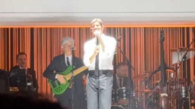 Stefano De Martino, fan pazzi di gioia: tra gli spettatori del suo spettacolo c’era proprio lei