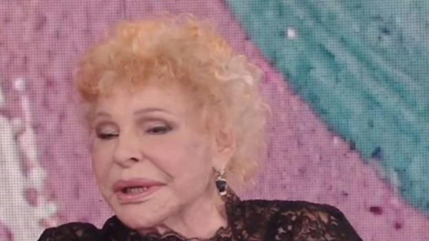 Ornella Vanoni lascia tutti a bocca aperta: "Sabato sera decedo finalmente"