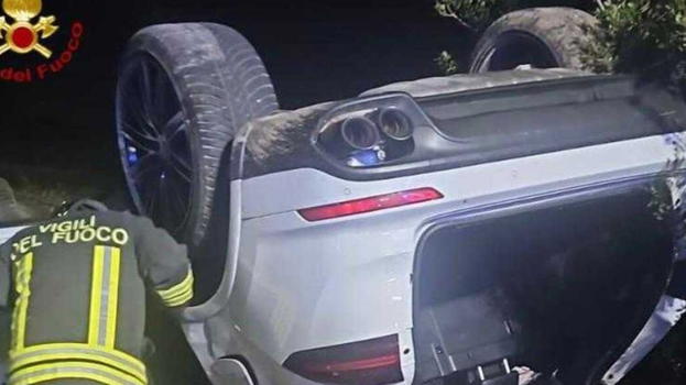 Tremendo sinistro, la Porsche si ribalta: non c’è stato nulla da fare, è deceduto Amadori