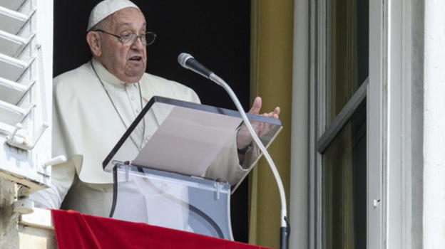 Papa Francesco, il post che preoccupa i fedeli: "La mala…"