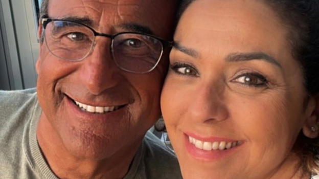 Il gesto della moglie di Carlo Conti a fine puntata