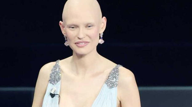 Bianca Balti, gli orecchini indossati nascondono un messaggio profondo