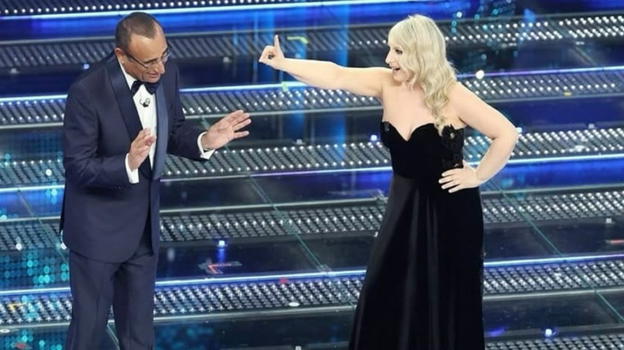 Sanremo 2025, bufera Katia Follesa. L’inaccettabile frase non passa inosservata