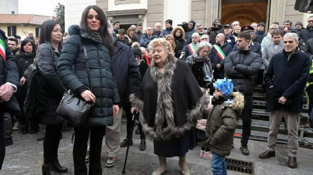"Perché ridevano tutti al funerale di Rovagnati?" Lo strano caso sui social