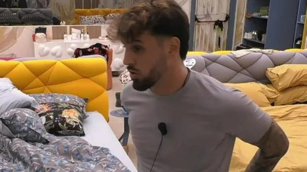 "Era dentro di me" Grande Fratello sempre più hot