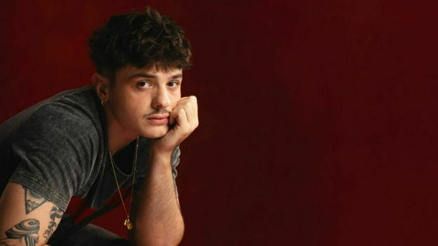 Olly svela: "Sono la pecora nera della famiglia, il mio papà è..