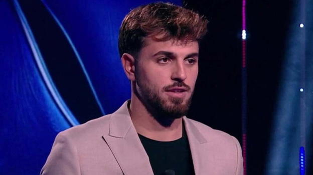 Clamoroso al Grande Fratello, dopo l’eliminazione Alfonso D’Apice perde la testa dietro le quinte
