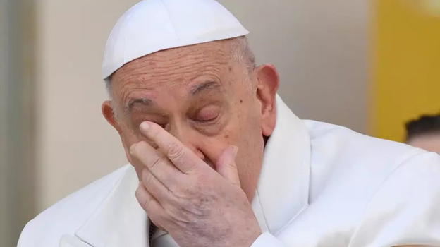 Papa Francesco, fedeli di tutto il mondo senza fiato: cosa spunta dal cielo sopra l’Ospedale