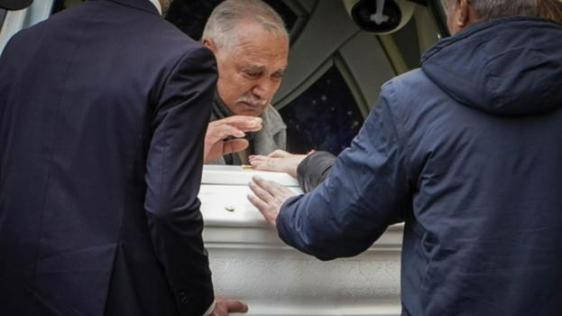 "Come può essersi rotta l’osso del collo" I nuovi dettagli lasciano senza fiato
