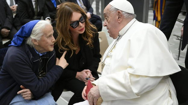 Papa Francesco, l’annuncio delle amiche trans: “Ci ha..