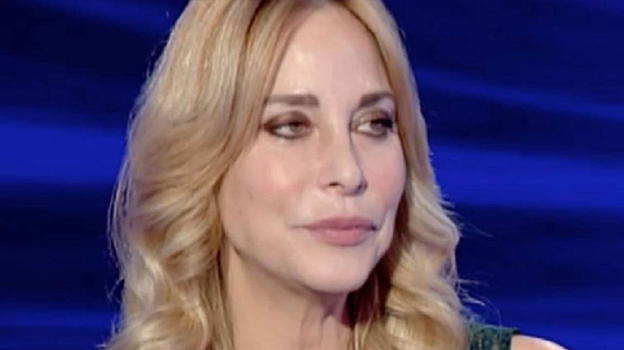 Grande Fratello, Stefania Orlando abbandona la casa: ecco cosa sta succedendo