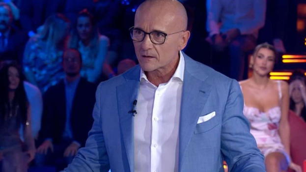 Grande Fratello, l’annuncio è arrivato a tarda notte: "Devi lasciare la casa"