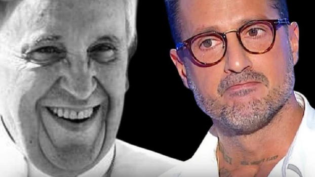 Fabrizio Corona è il primo a darne l’annuncio: "Il Papa non ce l’ha fatta"