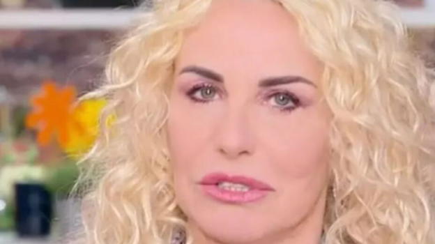 "Ci ha lasciati". Antonella Clerici, gravissimo lutto poco fa