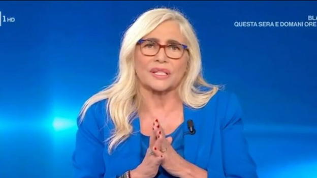 Mara Venier, fan disperati, la brutta notizia è arrivata in questi minuti
