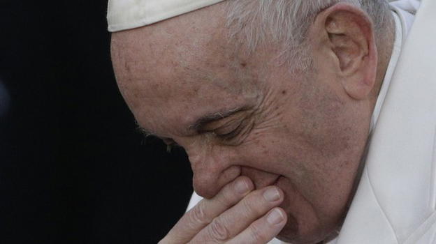 Papa Francesco è in condizioni gravi, Bassetti gela il mondo intero