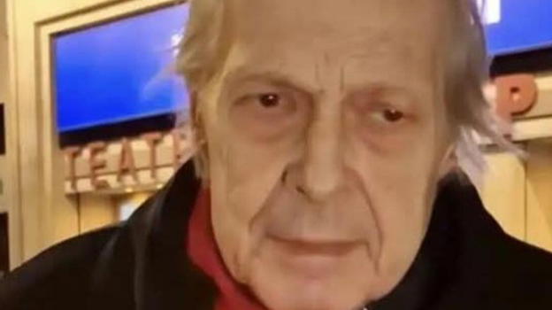 Vittorio Sgarbi si presenta così: "Irriconoscibile": ecco cosa ha fatto
