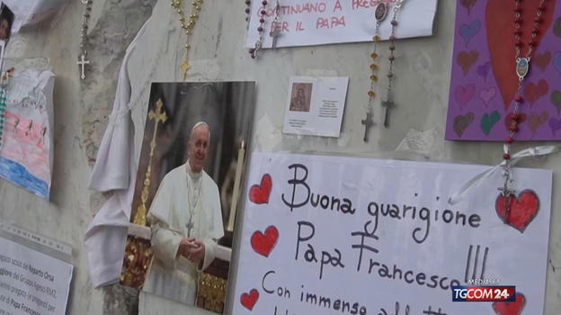 Papa Francesco, la notizia dal Gemelli: "Ripos..