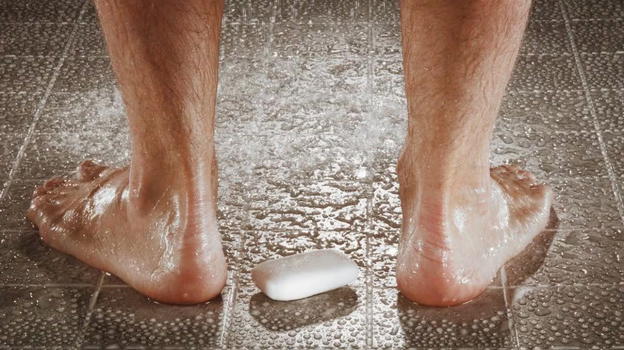 Alzheimer, il primo segnale quando si fa la doccia