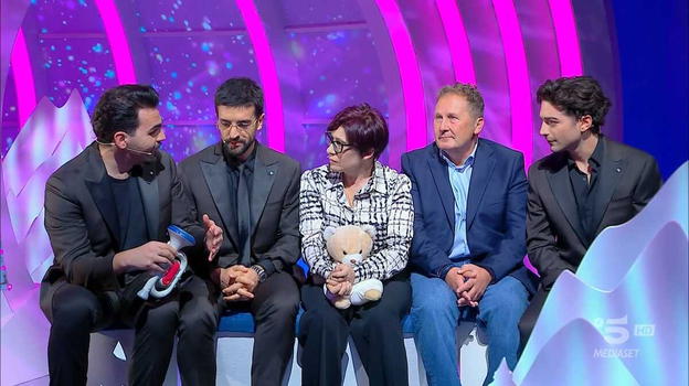 C’è Posta per Te, svelato il regalo che "Il Volo" ha fatto ai genitori di Millie