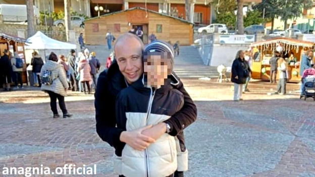 Simone non ce l’ha fatta, il giovane papà ci lascia dopo una settimana di agonia: aveva mangiato…