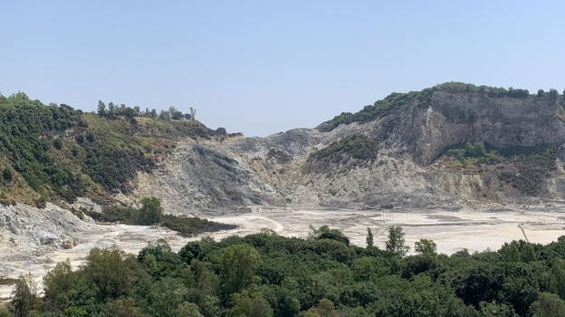 Bradisismo a Pozzuoli, lo studio sui Campi Flegrei: "Prosciugare i pozzi di San Vito"