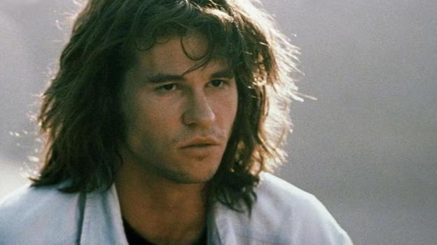 Addio Mito, ci lascia l’attore di Top Gun, Batman e The Doors