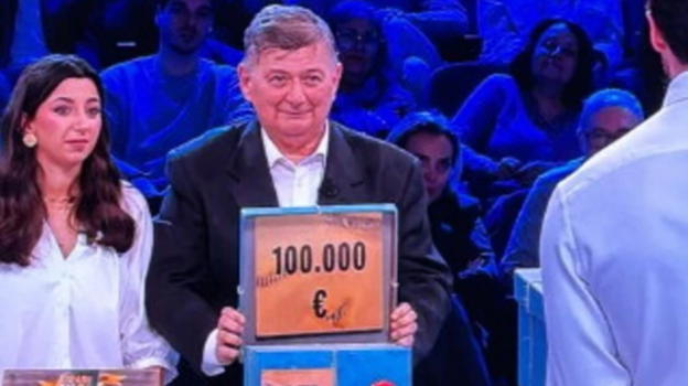 Affari Tuoi, insulti alla figlia di Stefano a fine puntata