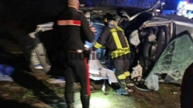 4 ragazzi tra i 17 e i 23 anni hanno perso la vita: erano in auto quando…
