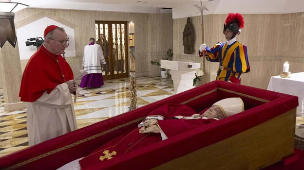 La richiesta di Papa Francesco: cosa vuol dire essere sepolto "nella terra"