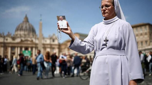 Papa Francesco, ecco cosa c’è all’interno della bara