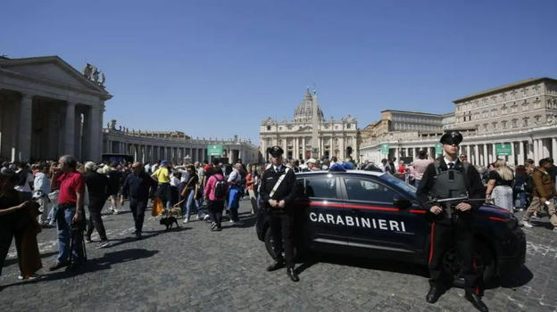 Papa Francesco, sarà vietato durante i funerali