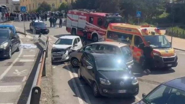 Italia, auto sulla folla: cosa ha urlato l’uomo alla guida