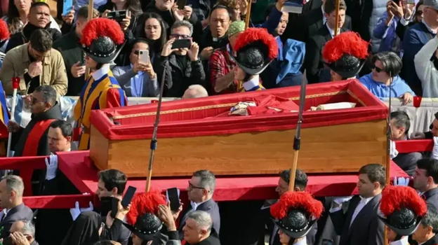 Papa Francesco, è successo durante i funerali