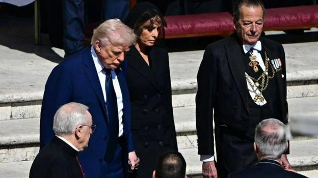 Funerali di Papa Francesco, il "giallo" del ritardo: cosa è successo