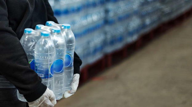 Acqua ritirata urgentemente dai supermercati: ecco cosa sta succedendo