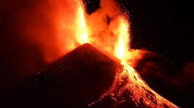 Italia, ci risiamo: è allerta massima per l’eruzione del vulcano