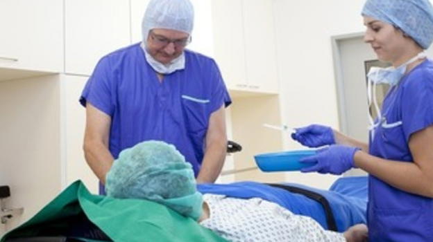 In Ospedale le dicono: "Mi spiace, suo padre è deceduto". In realtà lui era andato al..