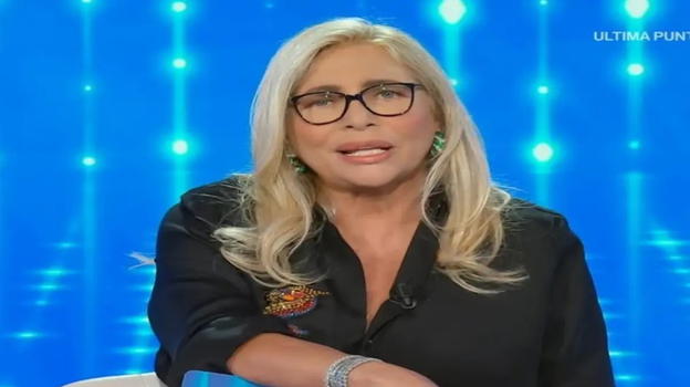 Mara Venier, il triste annuncio in diretta: "Vi devo salutare…"