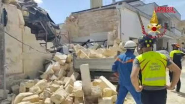 Dramma in Italia. Crolla palazzina in pieno centro, persone intrappolate tra le macerie