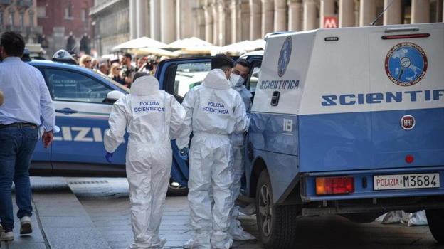 Killer in fuga si lancia dal duomo, prima la chiamata alla mamma: "L’ho fatto per..