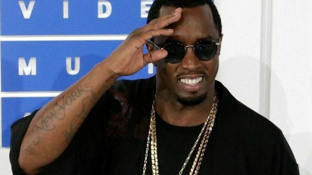 Iniziato il processo a Puff Diddy, la testimonianza: "Ha costretto una donna a…"