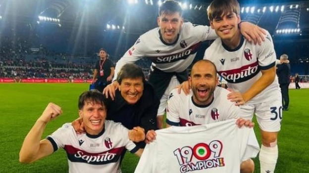 Trionfo del Bologna, è successo dopo la finale: Gianni Morandi si è..