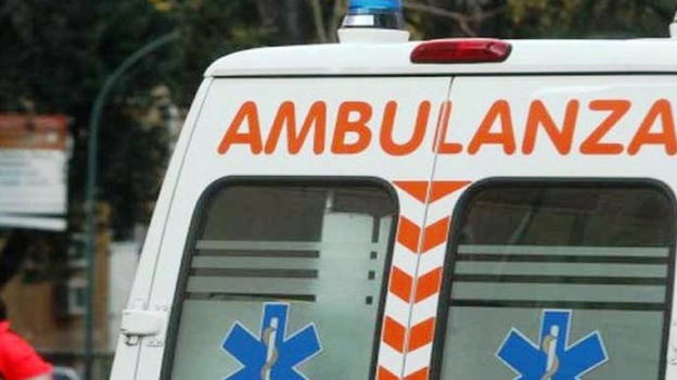 Italia, inutili i soccorsi: colpita dal treno in corsa