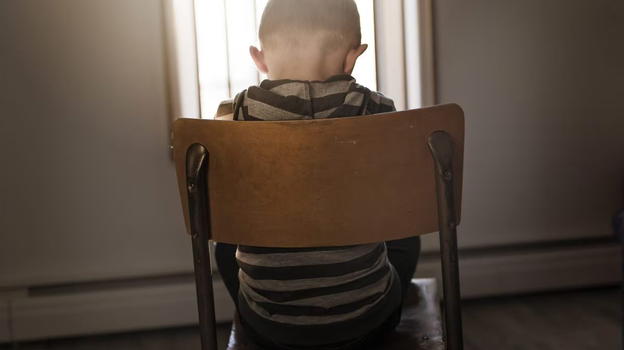 Bimbo di 7 anni muore dopo la punizione dei genitori: cosa l’hanno costretto a fare
